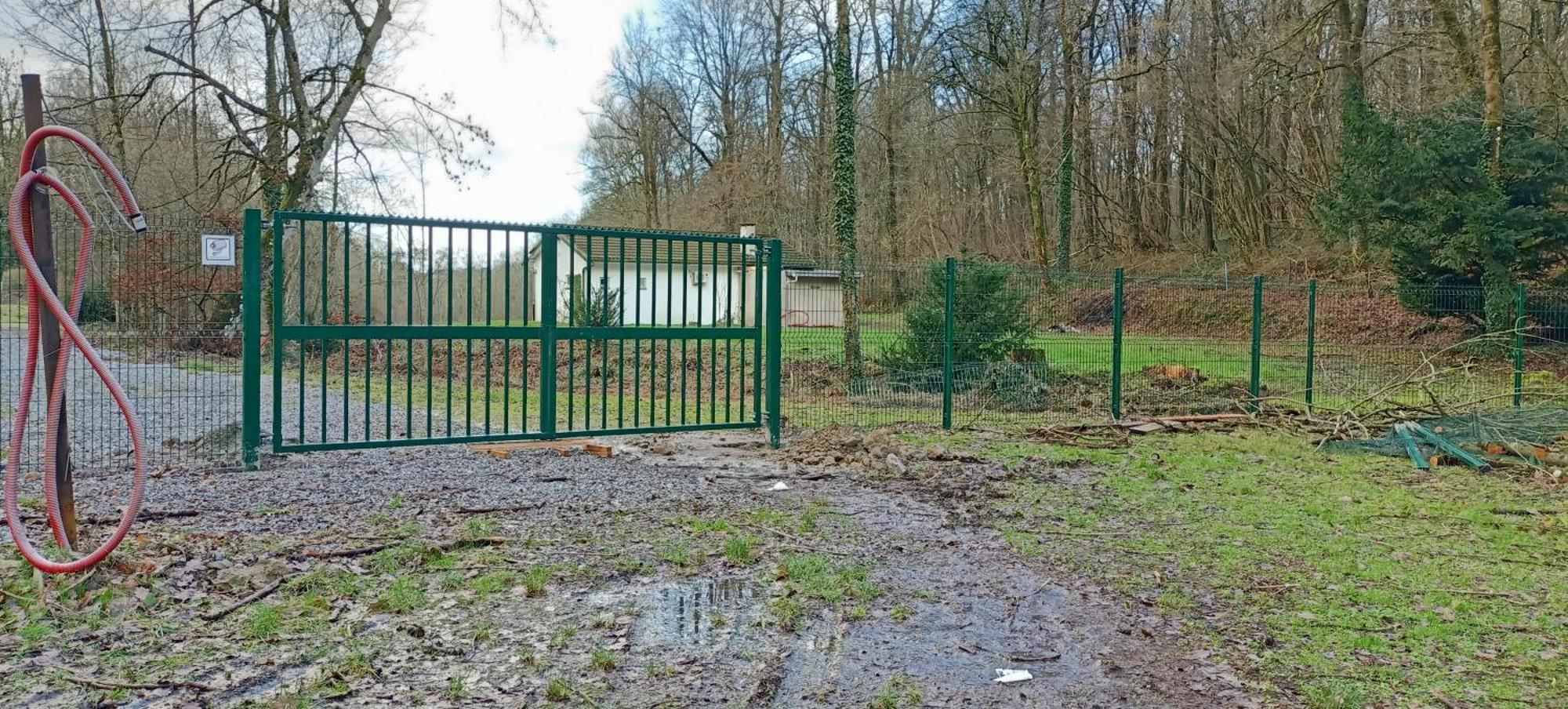 Deux Etangs Poissonneux Au Milieu Des Bois Avec Gite Moderne, La Halte Des Deux Lacs Rosée Buitenkant foto